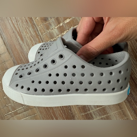 Native Shoes - Picture 2 of 5